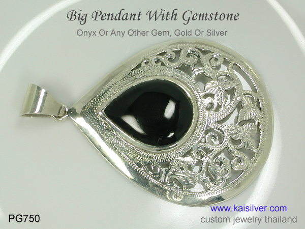 silver pendant with onyx 